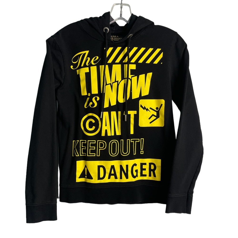 Zara the wack collection black/yellow 
Graphic long sleeve hoodie sweater
Size M